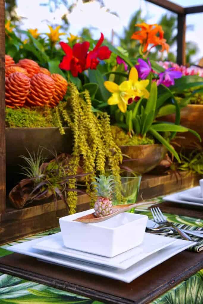 How To Tropical Table Decor Bespoke Bride Wedding Blog