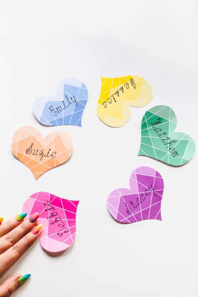 FREE PRINTABLE OMBRE HEART PLACE NAMES - COLOURFUL WEDDING DECOR PLACE ...