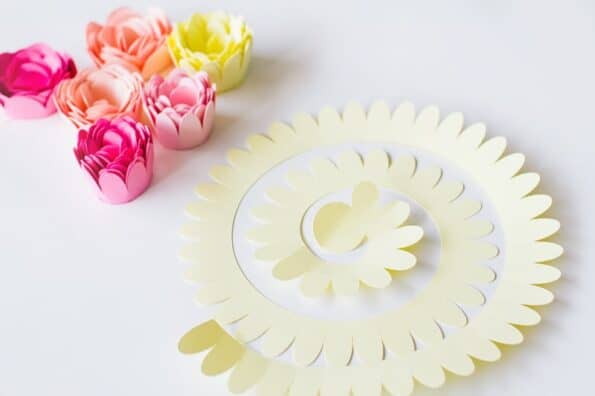 DIY FLORAL FLOWER CAKE TOPPER WITH CARD AND CRICUT | Bespoke-Bride ...