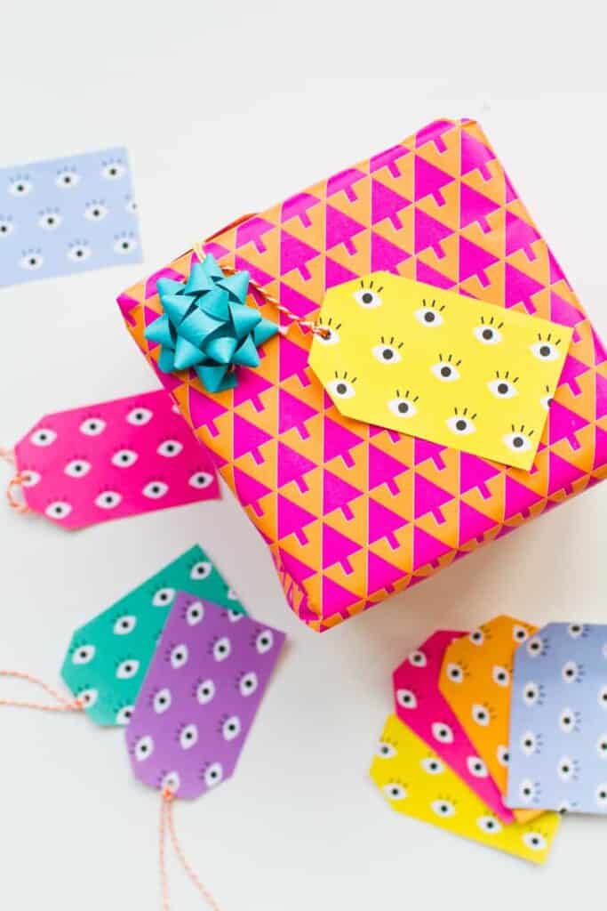 FREE PRINTABLE EYE GIFT TAGS FOR YOUR CHRISTMAS GIFT WRAP | Bespoke ...