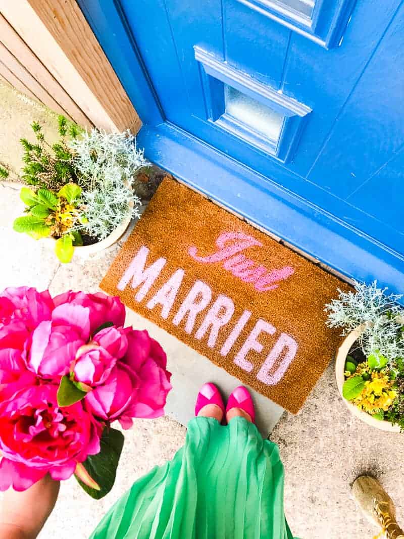 https://www.bespoke-bride.com/wp-content/uploads/2017/05/DIY-Just-Married-Door-Mat-Spray-Paint-Rustoleum-Cricut-Newlywed-Project-Tutorial-7.jpg