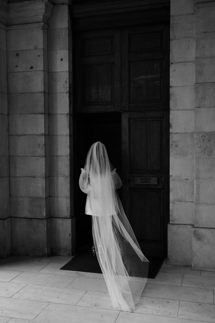 wedding photoshoot at Trinity College Chapel