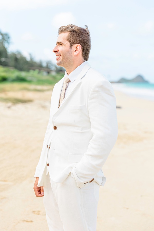 tropical Beach Wedding photo shoot at Waimanalo Bay in Honolulu Hawaii