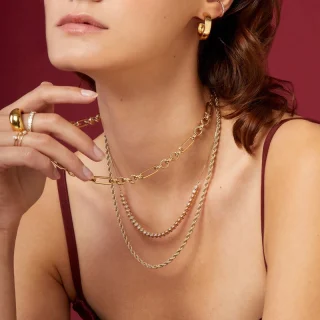 ✨ Bridesmaids Jewelry Ideas ✨

Struggling to find the perfect pieces for your bridal squad? 💍 Look no further! We've got you covered with the ultimate guide to picking out gorgeous, personalized jewelry that your bridesmaids will love. 💖 From gold chain necklaces by @auratenewyork, classic pearls to modern minimalist designs, there's something for every style.

Tap the link in our bio to read the full article on @bespokebride! 🌟

What are your favorite bridesmaid jewelry trends? Share with us in the comments! 👇

#bridesmaidsjewelry #jewelryforbridesmaids #bridesmaidgifts #bridesmaidgift #bridesmaidgiftideas #WeddingInspiration #WeddingJewelry #BridalSquadGoals #BespokeBride #BridesmaidsJewelry #auratenyc #auratenewyork
