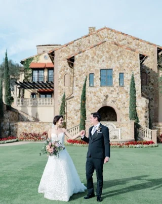 ✨ Romance, elegance, and a touch of Tuscan magic… ✨

This styled shoot is pure wedding day goals—we LOVE the dreamy candlelit tablescapes, lush floral arrangements, and the bride who radiates effortless elegance. Every detail is designed to capture that timeless, romantic feel we all adore 💛🌿

And the backdrop? Bella Collina, a breathtaking venue that brings a slice of Italy to Florida. With its stone archways, rolling hills, and golden sunsets, it’s the perfect setting for a love story. 🏰✨

📸: @jimenadcphotos 
💐: @perfectlyposhevents_decor
👗: @[bridal designer] @alexiawoolumssaa @amodernfete @lacedwithgraceinfo @marianaoctavio1 @stitchandtie @pronovias @oceanhawksrentals @lubellescakes @bellacollinaclub @styledshootsacrossamerica 

Save this for your wedding inspiration! 💍👇

#StyledShoot #WeddingInspo #RomanticWedding #LuxuryWedding #BellaCollina #FloridaWeddings